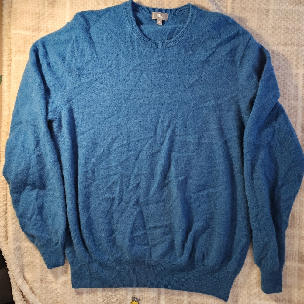 Uniqlo Men's Cashmere Blue  Sweater Extra Large